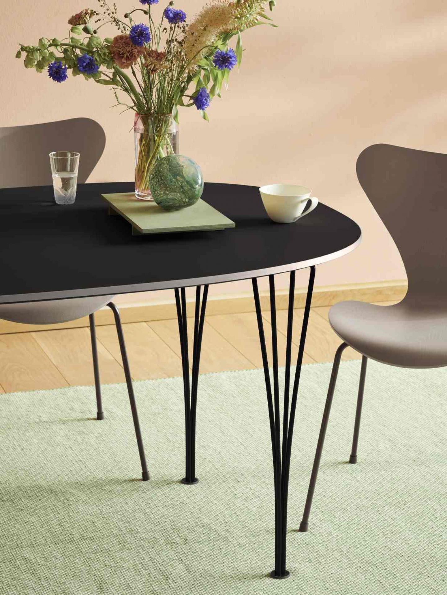 Table Series Super Elliptical Fritz Hansen | FRITZ HANSEN B611 Table Series Super Elliptical Fritz Hansen | FRITZ HANSEN B611